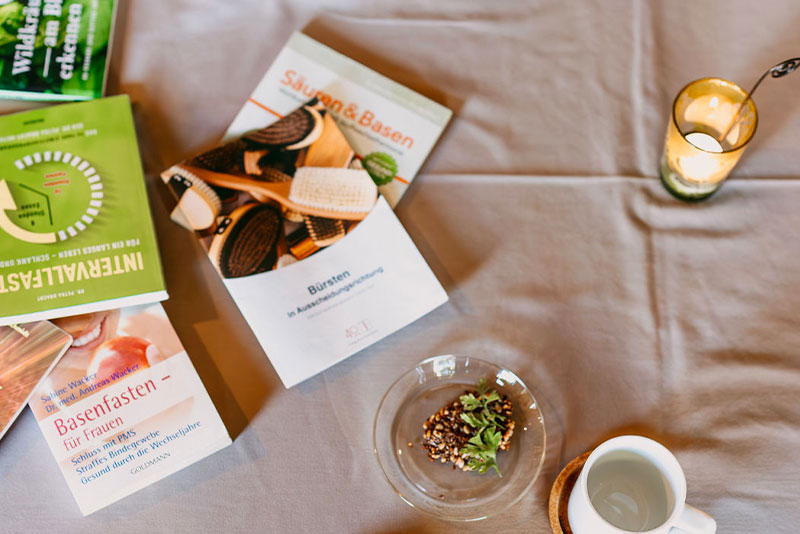 Bildungsurlaub Fachliteratur Fasten Fachbücher zu Fasten und Basenfasten im Bildungsurlaub