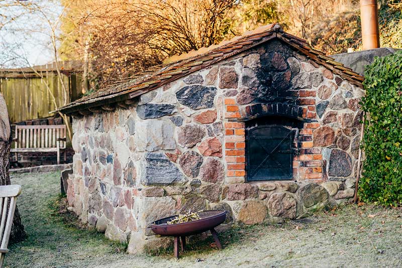 Steinofen im Garten des Fastenhof Behm