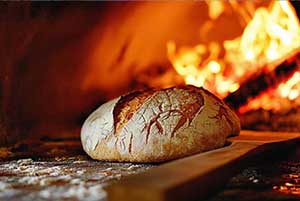 Dinkelbrot aus dem Holzofen im Rahmen des Hildegardfastens